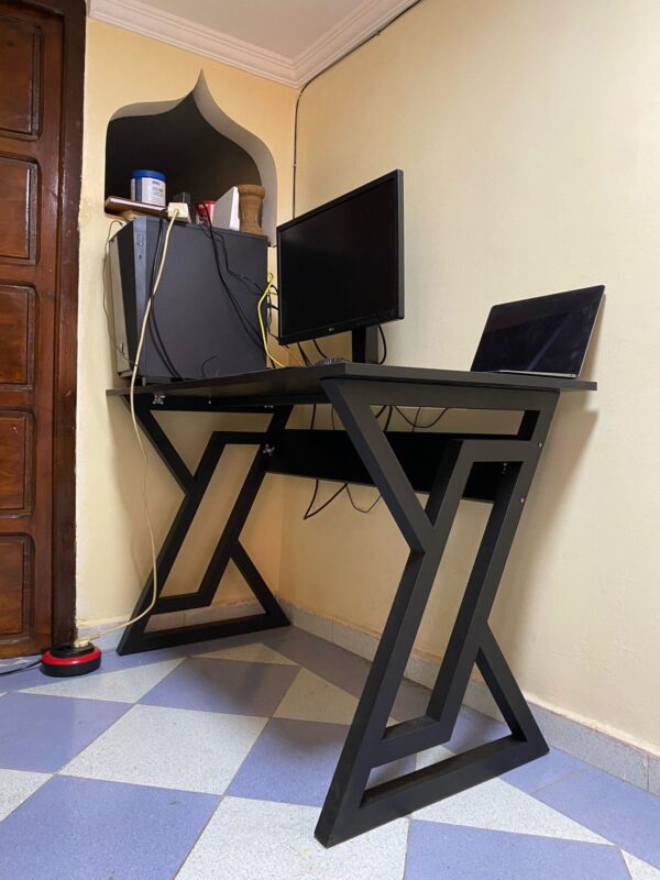 Modern Versatile Desk – Ideal for Remote Work or Gaming (Black Color) - Image 3
